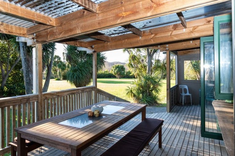 Photo of property in 29 Gillies Crescent, Waimarama, Havelock North, 4294