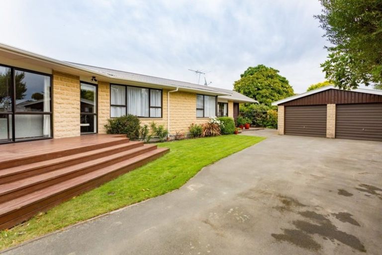 Photo of property in 15 Penwood Street, Russley, Christchurch, 8042