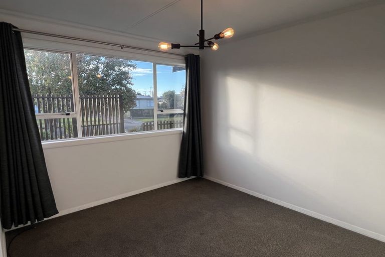 Photo of property in 24 Akaroa Avenue, Awapuni, Palmerston North, 4412