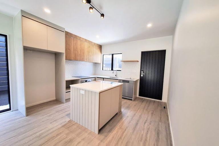 Photo of property in 108c Taikata Road, Te Atatu Peninsula, Auckland, 0610