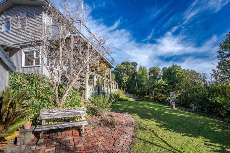 Photo of property in 22 Bayview Crescent, Duvauchelle, 7581