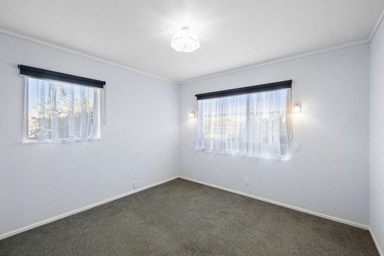 Photo of property in 14 Sandel Rise, Merrilands, New Plymouth, 4312
