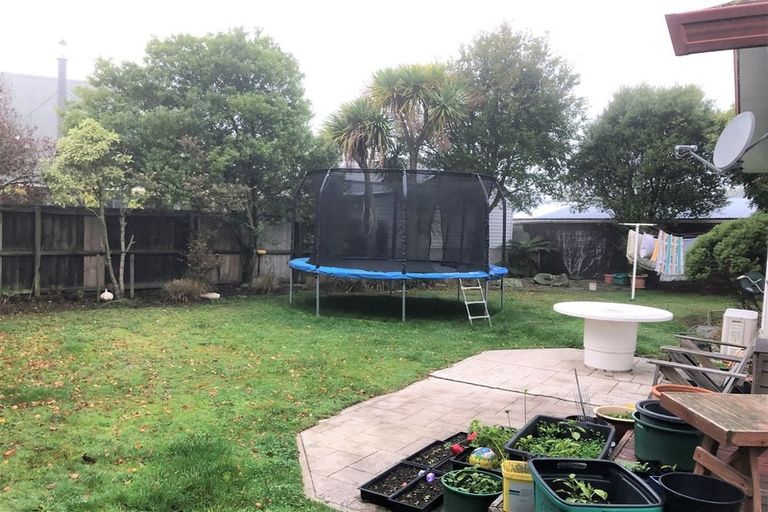 Photo of property in 72 Orrick Crescent, Avondale, Christchurch, 8061