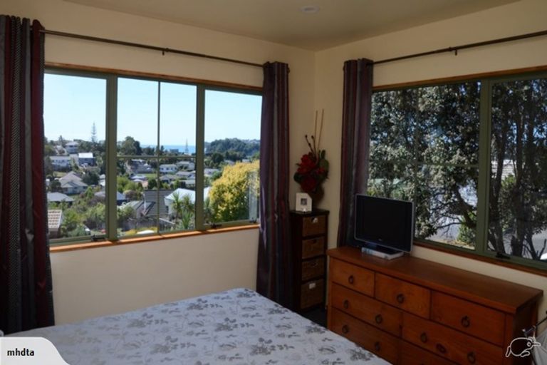 Photo of property in 5 Charlotte Street, Stanmore Bay, Whangaparaoa, 0932