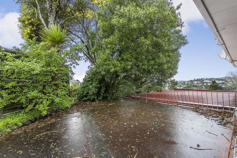 Photo of property in 561c Glenfield Road, Glenfield, Auckland, 0629