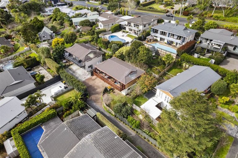 Photo of property in 1/3a Charles Dickens Drive, Mellons Bay, Auckland, 2014