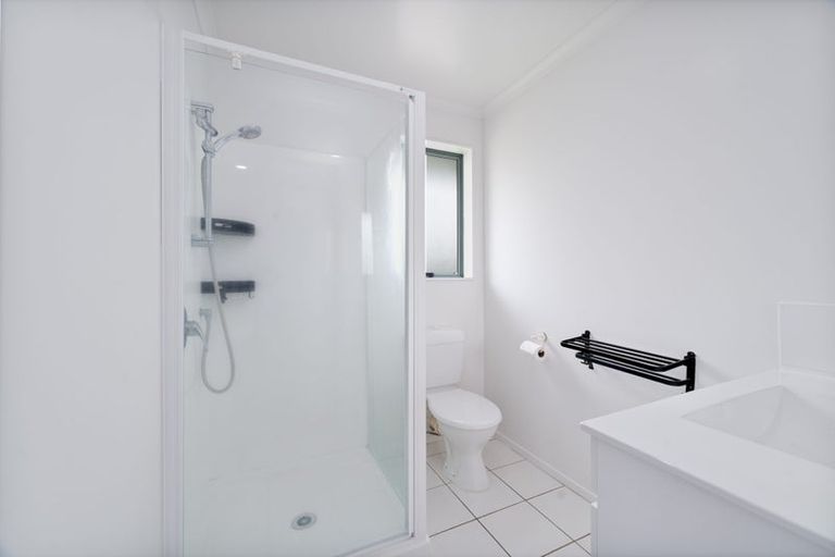 Photo of property in 6/72 Swanson Road, Henderson, Auckland, 0610