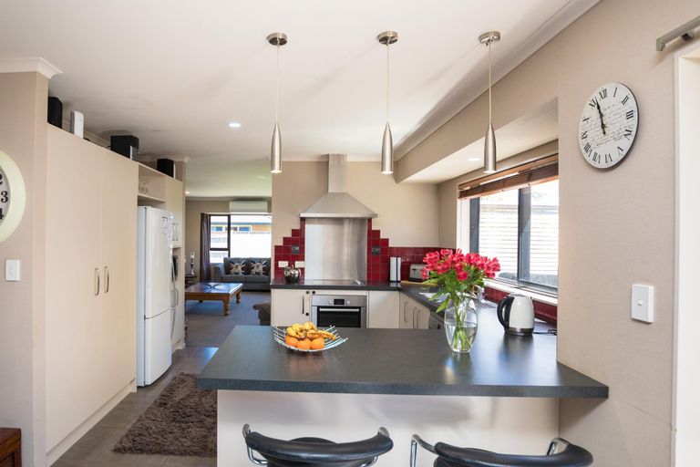 Photo of property in 23 Walnut Grove, Kelvin Grove, Palmerston North, 4414