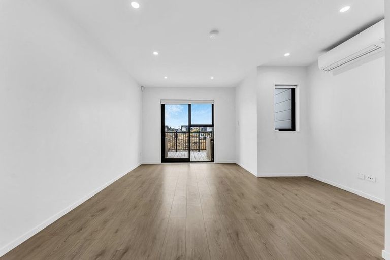 Photo of property in 5 Rakau Road, Hobsonville, Auckland, 0618