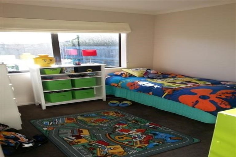 Photo of property in 15 Beaufort Close, Kingsley Heights, Upper Hutt, 5018