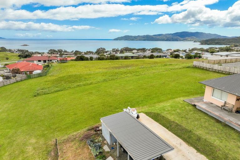 Photo of property in 8 Freyja Crescent, Coopers Beach, 0420