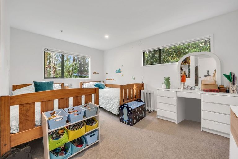 Photo of property in 11 Opou Road, Titirangi, Auckland, 0604