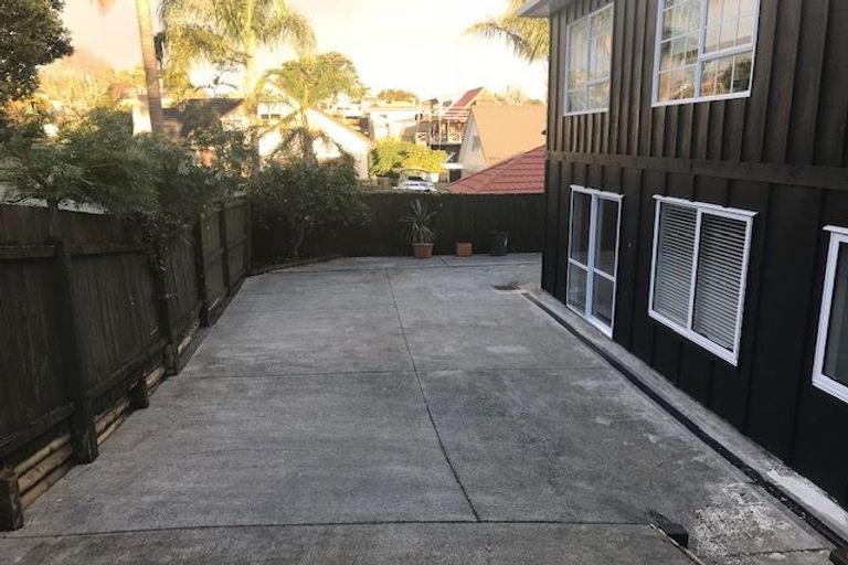 Photo of property in 2/8 Patons Road, Howick, Auckland, 2014