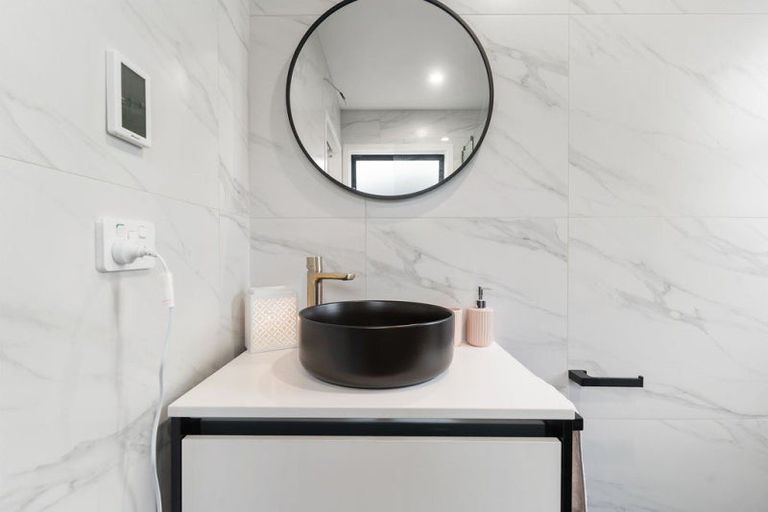 Photo of property in 7 Takahe Drive, Carterton, 5713