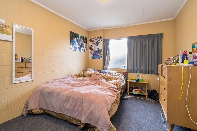 Photo of property in 31f Duke Street, North Dunedin, Dunedin, 9016