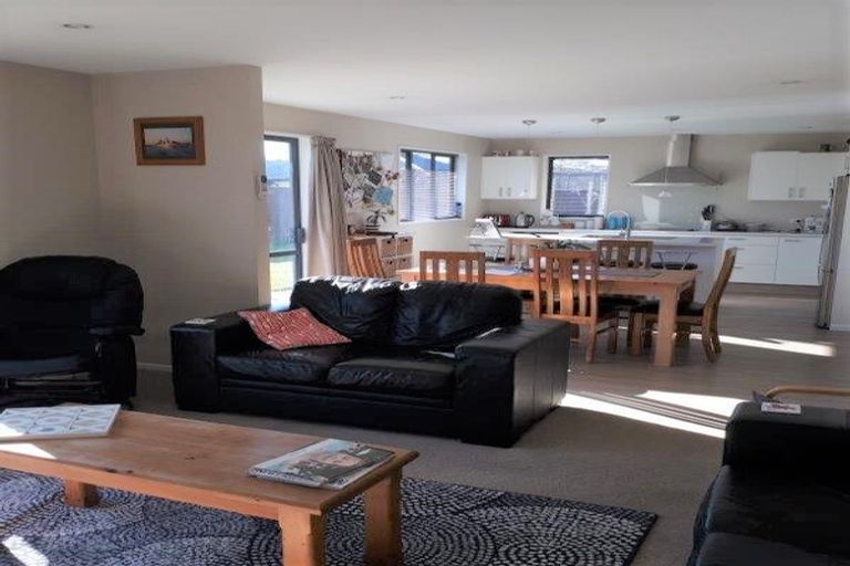 Photo of property in 8 Wattle Lane, Rangiora, 7400