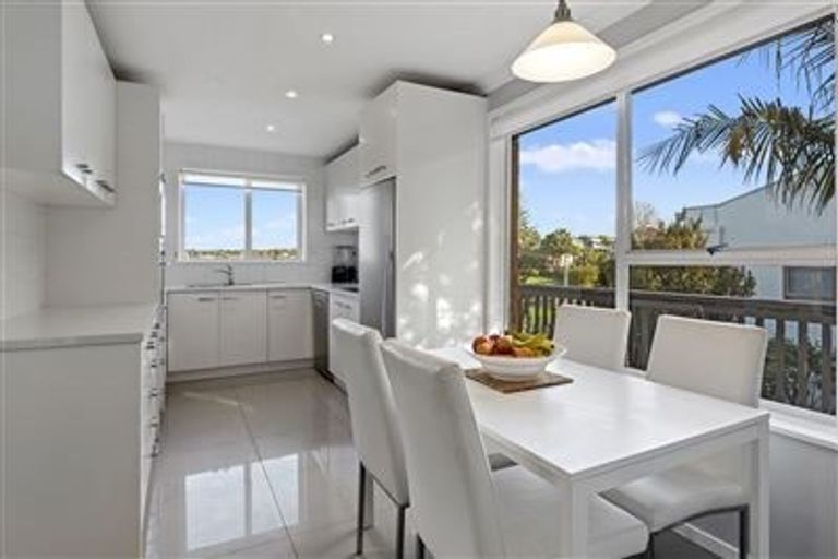 Photo of property in 41 Killarney Avenue, Torbay, Auckland, 0630