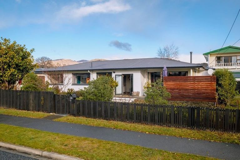 Photo of property in 48 Inniscort Street, Cromwell, 9310