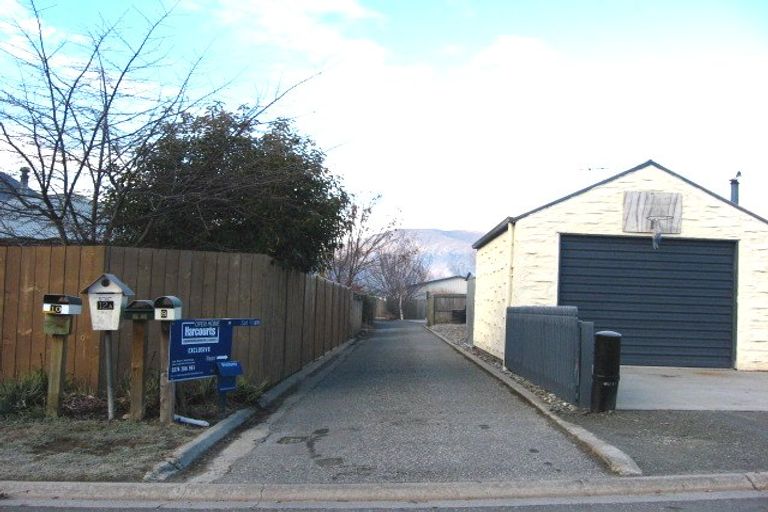 Photo of property in 8 Daveys Place, Arrowtown, 9302