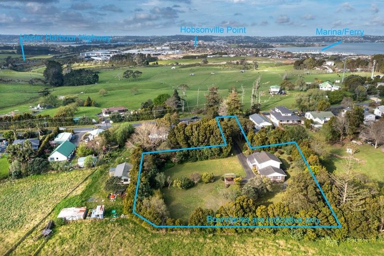 Photo of property in 18 Trig Road, West Harbour, Auckland, 0618