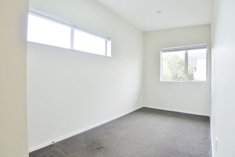 Photo of property in 9/45a Swanson Road, Henderson, Auckland, 0610