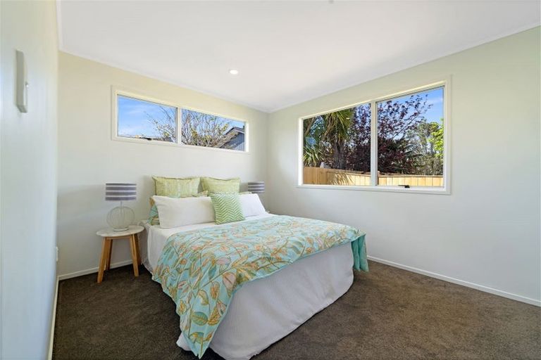 Photo of property in 6 Virgo Place, Glen Eden, Auckland, 0602