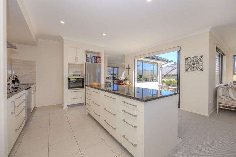 Photo of property in 32 Infinity Drive, Wanaka, 9305