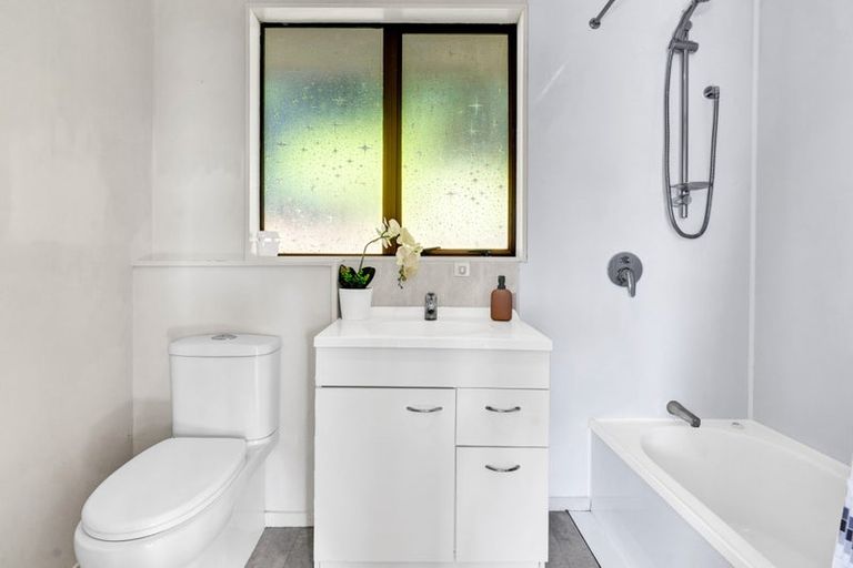 Photo of property in 12 Villa Place, Bell Block, New Plymouth, 4312