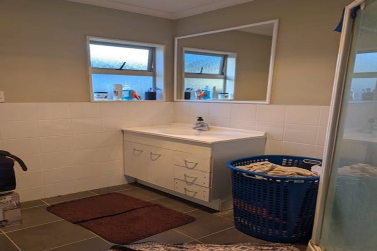 Photo of property in 22 Burbank Avenue, Manurewa, Auckland, 2102