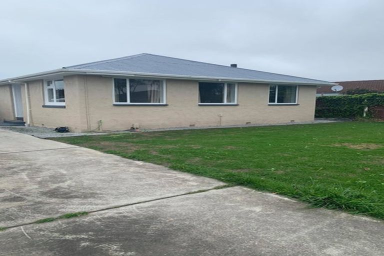Photo of property in 61 Palmers Road, New Brighton, Christchurch, 8083