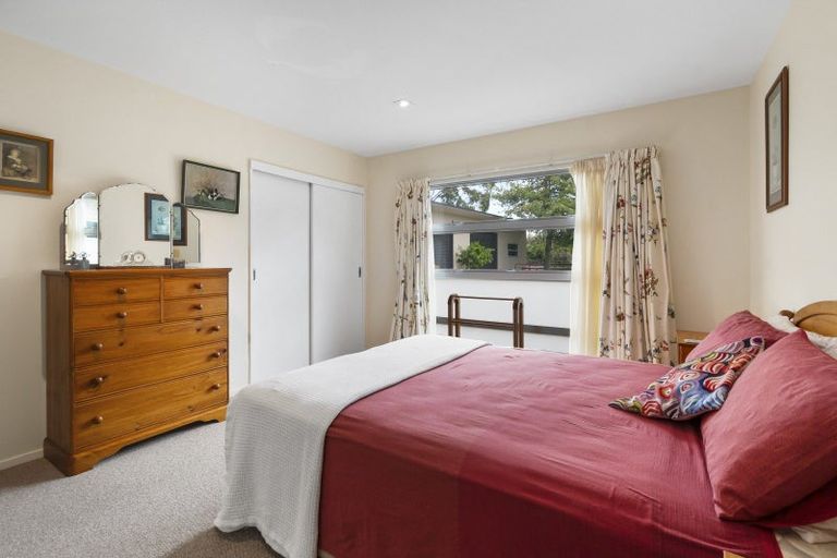 Photo of property in 14 Branksome Place, Aokautere, Palmerston North, 4471