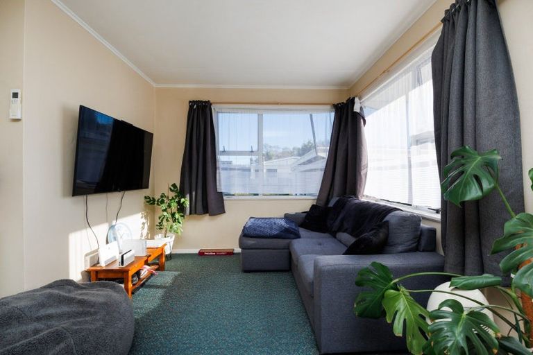 Photo of property in 2/106 Linton Street, West End, Palmerston North, 4410