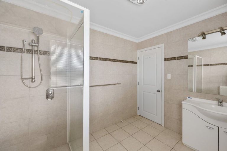 Photo of property in 15 Pinotage Drive, Greenmeadows, Napier, 4112