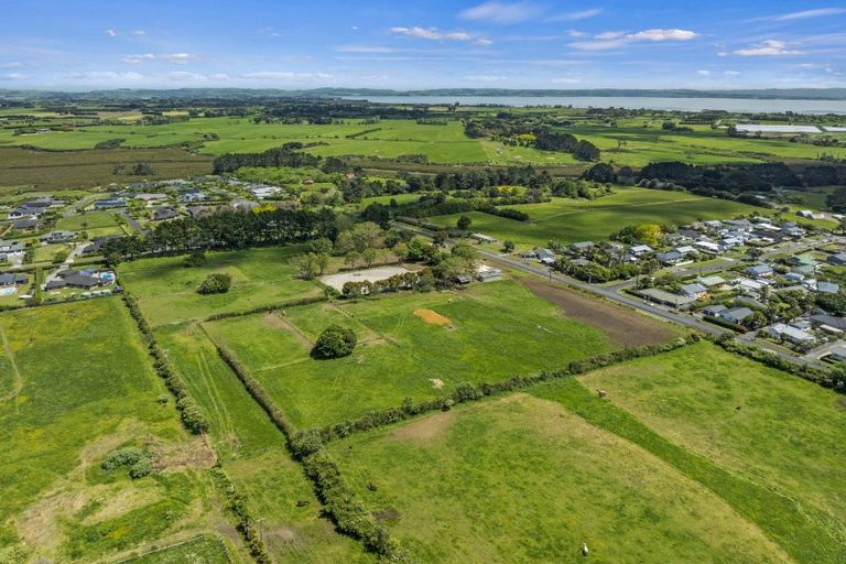 Photo of property in 101 Mcrobbie Road, Kingseat, Papakura, 2580