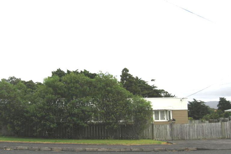 Photo of property in 51 Awaroa Road, Sunnyvale, Auckland, 0612