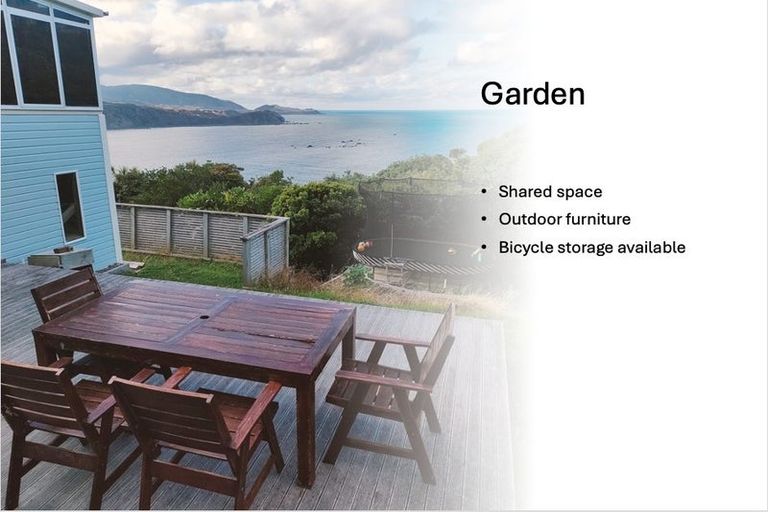 Photo of property in 18 Signallers Grove, Strathmore Park, Wellington, 6022