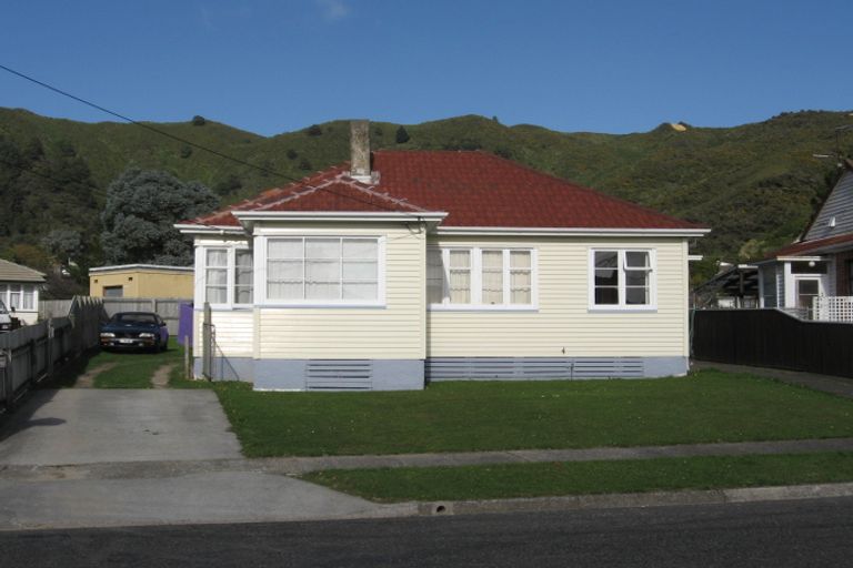 Photo of property in 13 Newcombe Street, Naenae, Lower Hutt, 5011