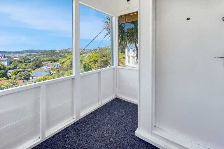 Photo of property in 150 Kelburn Parade, Kelburn, Wellington, 6012