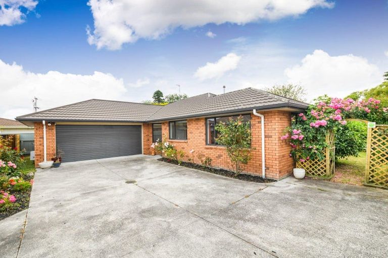 Photo of property in 3 Ronberg Street, Highbury, Palmerston North, 4412