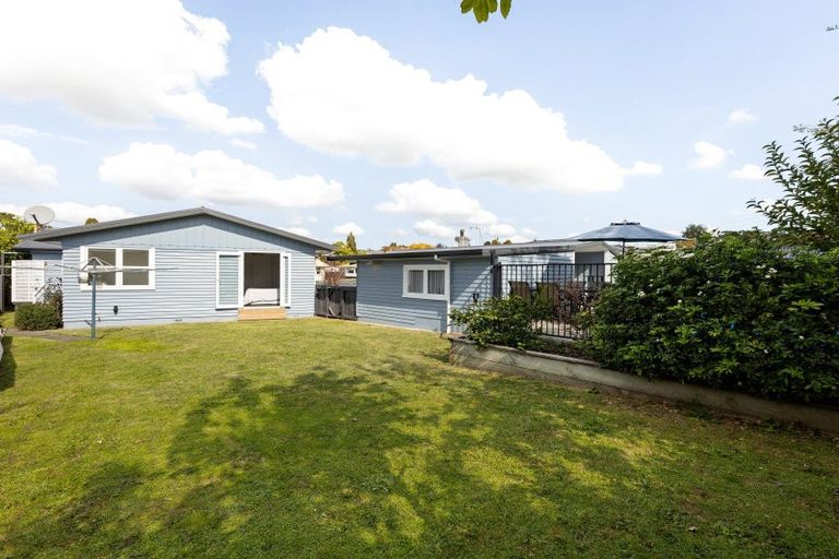 Photo of property in 14 Manapouri Place, Glenview, Hamilton, 3206