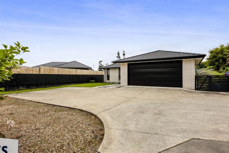 Photo of property in 15 Frederick Place, Whalers Gate, New Plymouth, 4310