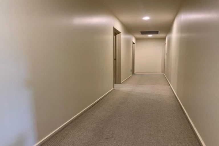 Photo of property in 3 Stroud Place, Henderson, Auckland, 0612