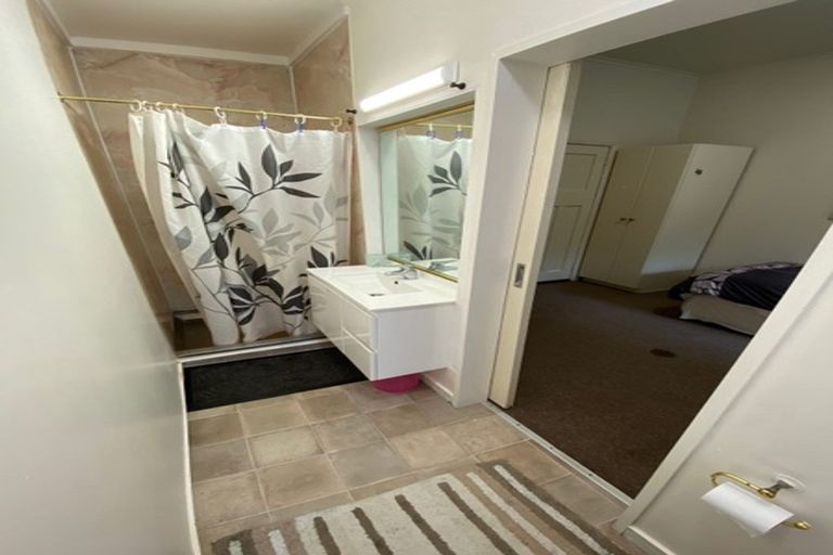 Photo of property in Carillion/the Knoll, 33 Thompson Street, Mount Cook, Wellington, 6011