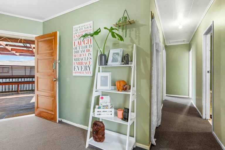 Photo of property in 25 Cramond Drive, Mangere East, Auckland, 2024