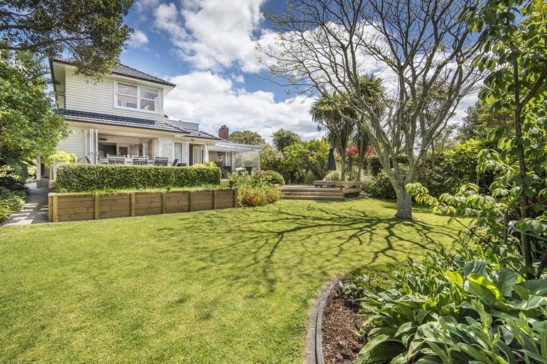 Photo of property in 14 Maleme Avenue, Belmont, Auckland, 0622