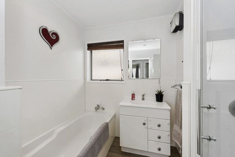 Photo of property in 102 Aberdeen Drive, Dinsdale, Hamilton, 3204