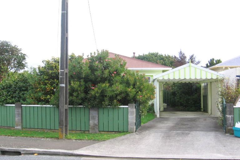 Photo of property in 1 Junction Street, Fairfield, Lower Hutt, 5011