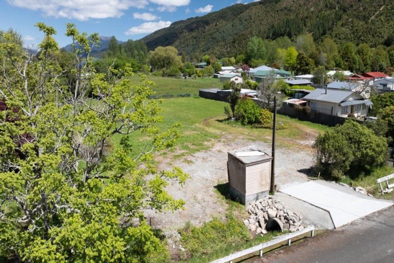 Photo of property in 12 Cromwell Street, Murchison, 7007