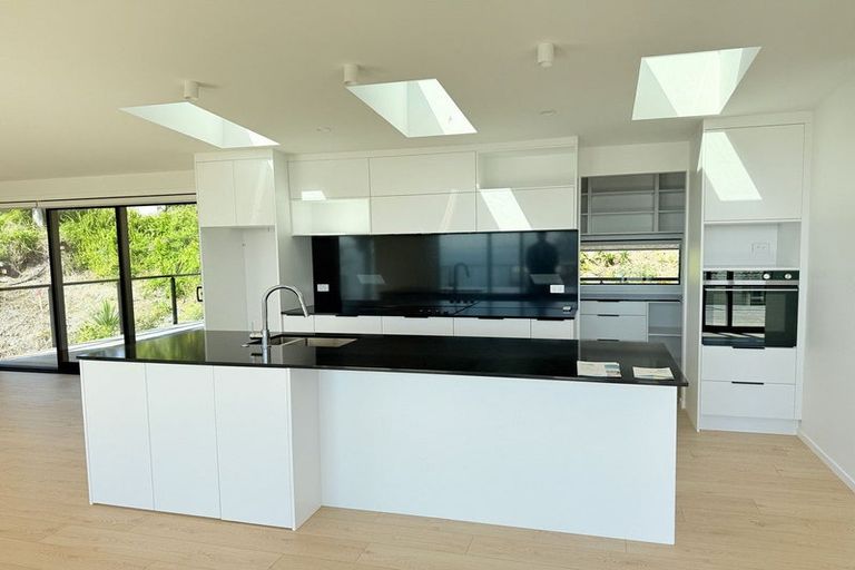 Photo of property in 1 Rangitoto View Road, Cockle Bay, Auckland, 2014