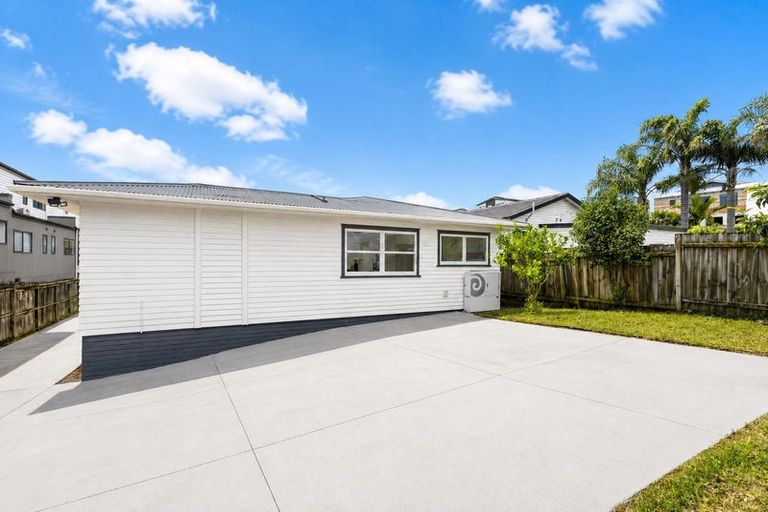 Photo of property in 9 Oteha Valley Road, Northcross, Auckland, 0632